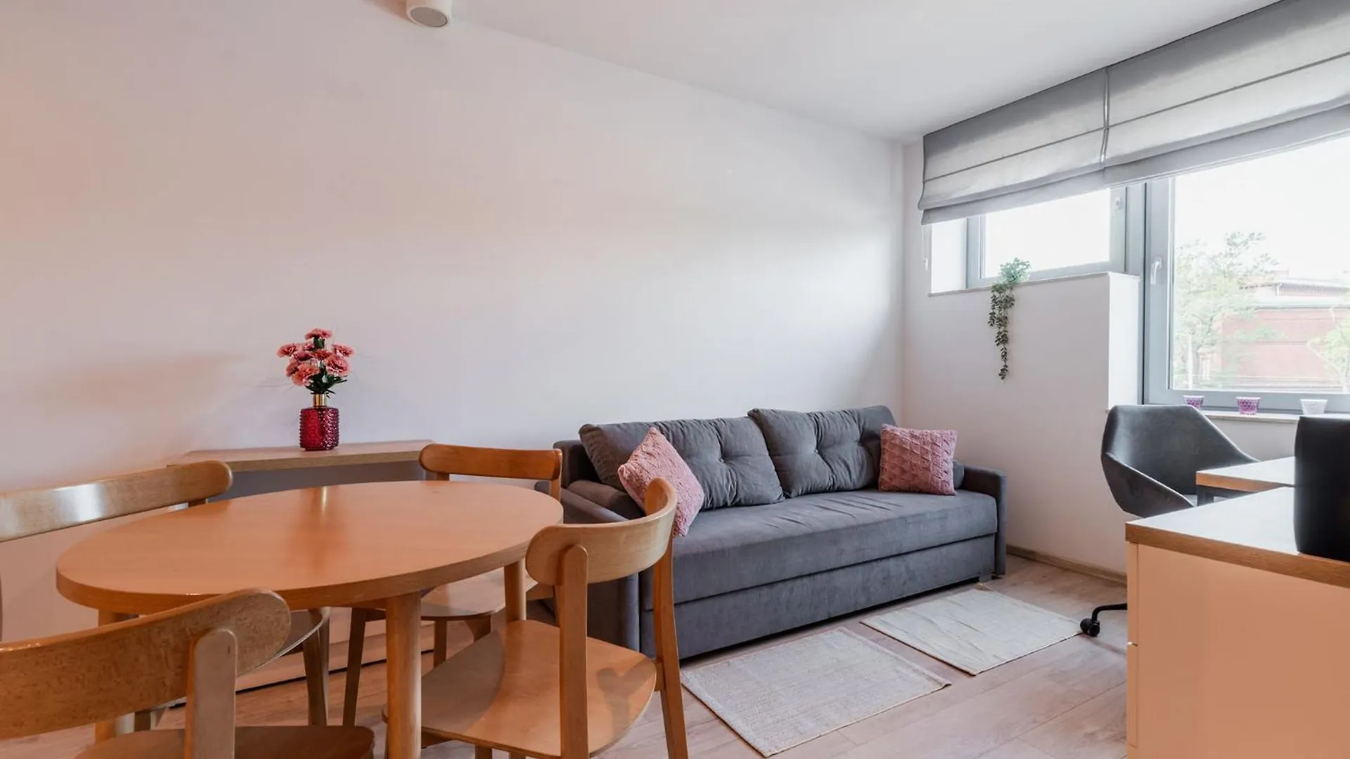 Rentplanet - Apartamenty Dyrekcyjna Вроцлав Апартаменты
